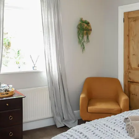 Endeavour, Bed and breakfast 5*