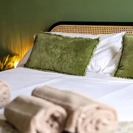 The Endeavour Restaurant With 5*