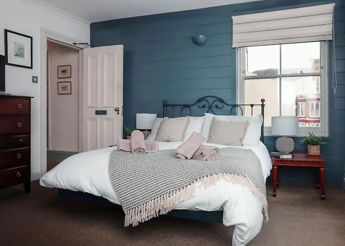 Bed & Breakfast The Endeavour Restaurant With 5*