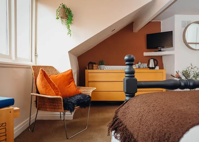 Bed & Breakfast The Endeavour Restaurant With